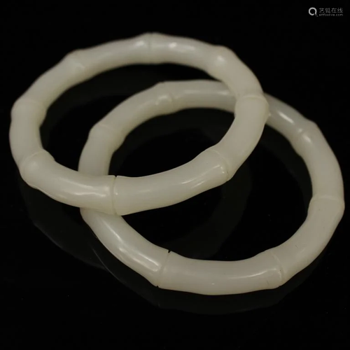 Pair of Chinese White Bangle