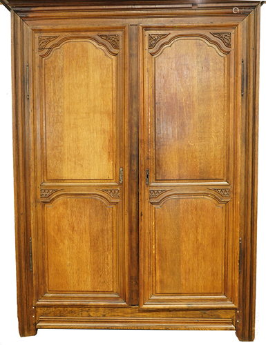 French oak linen press, 19th century