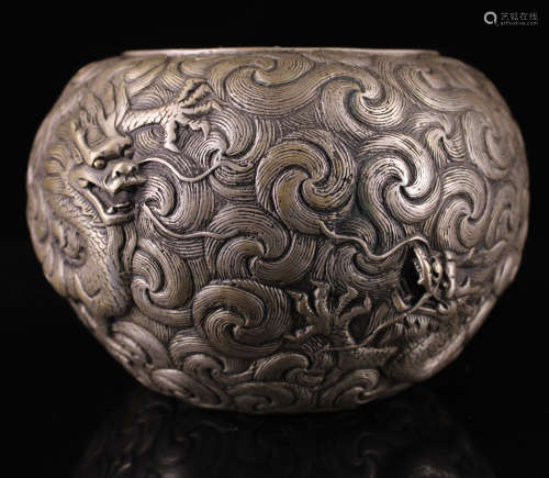 A GILT BRONZE BRUSH WASHER CARVED WITH DRAGON