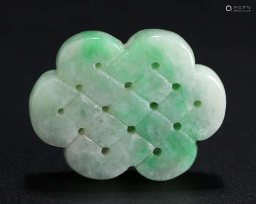 A JADEITE CHINESE KNOT