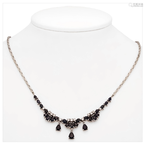 Sapphire-brilliant neckla