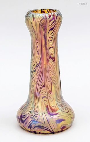 Vase, beginning 20th cent