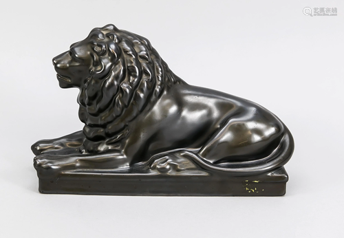 Lying lion, Carl Teichert