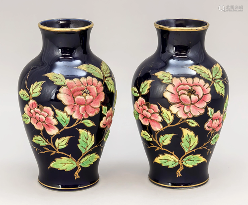 Pair of vases, 20th centu