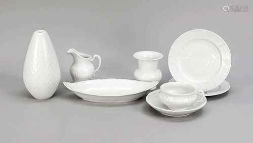 Eight pcs. white porcelai