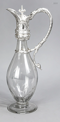 Carafe with metal mountin