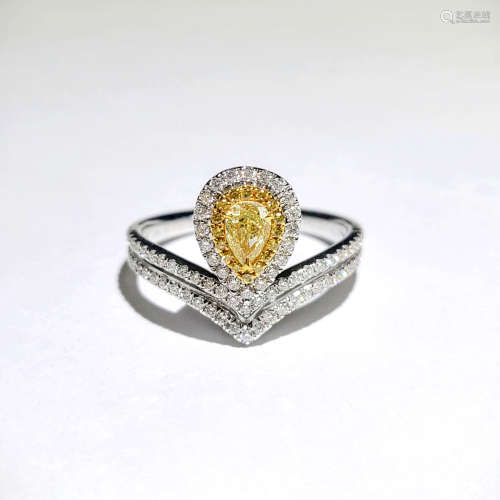 黄色钻石配钻石戒指