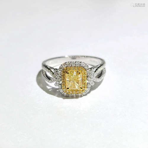 黄色钻石配钻石戒指