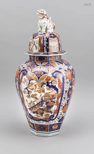 Octagonal imari lidded va