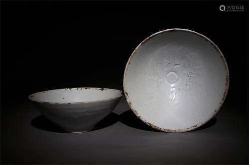 A pair of flower bowls painted in Hutian kiln of Song Dynasty