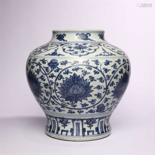 Blue and white lotus pot