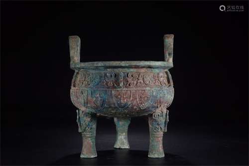 Bronze tripod with Taotie pattern in the Western Zhou Dynasty