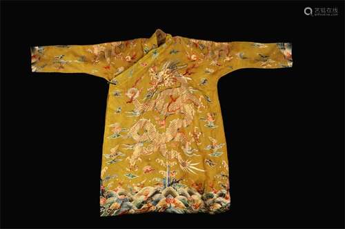 Four claw Dragon Robe with gold silk embroidery