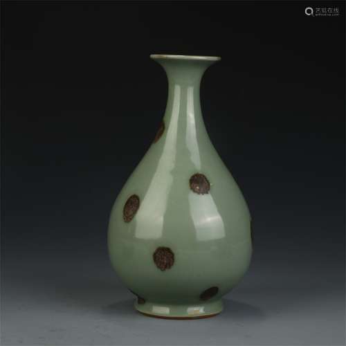 Spring vase with colored jade pot in Longquan kiln of Southern Song Dynasty