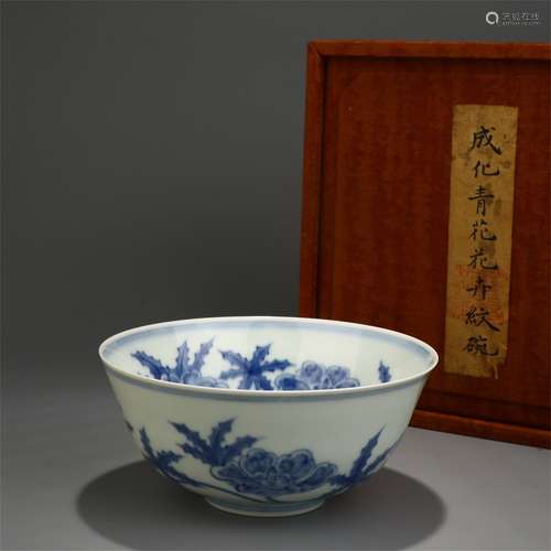 Bowl with blue and white flowers made in Chenghua year of Daming