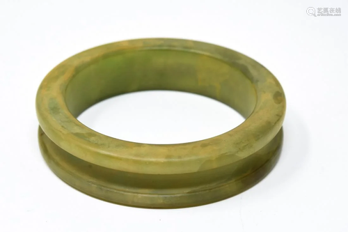 Pair of Spinach Green Bakelite Bangle Bracelets