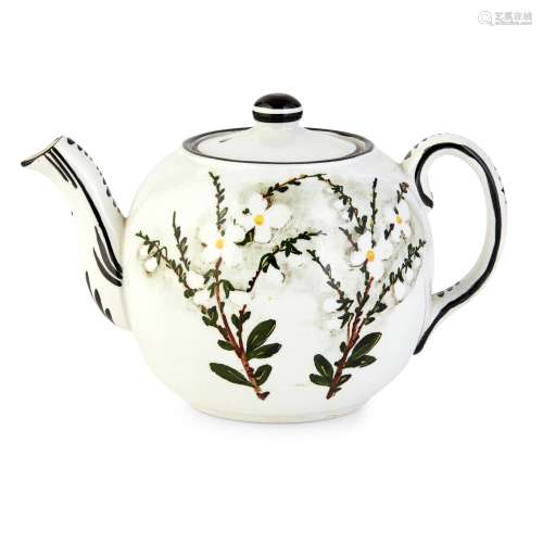 A WEMYSS WARE TEAPOT 'WHITE BROOM' PATTERN, EARLY 20TH CENTURY