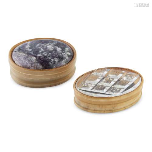 AN AGATE SET SCOTTISH HORN SNUFF BOX