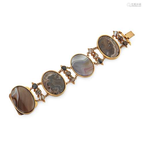 A GOLD MOUNTED AGATE BRACELET