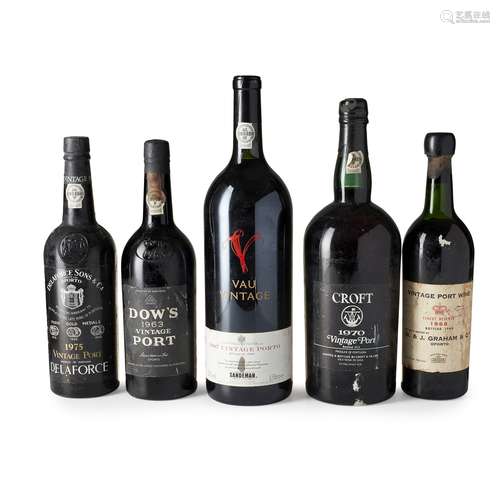 PORT – A GROUP OF SEVEN BOTTLES AND TWO MAGNUMS