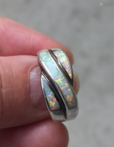 A Silver Opal Ring, size: 6A Silver Opal Ring, siz…