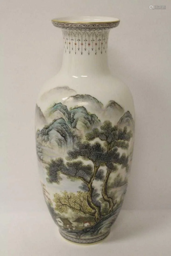 A beautiful Chinese famille rose porcelain vase by