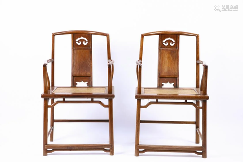 A PAIR OF HUANGHUALI WOOD CARVING ARMCHAIRS