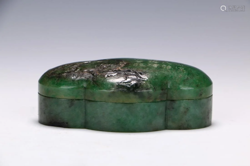 A CARVED JASPER JADE TRINKET BOX & COVER