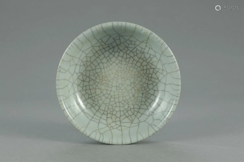 A GE-TYPE GLAZED PORCELAIN BOWL