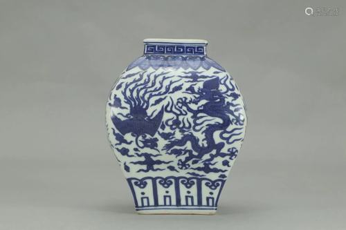 BLUE & WHITE DRAGON PATTERN SQUARE JAR