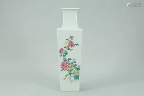 FAMILLE ROSE 'FLOWER AND POEM' SQUARE VASE