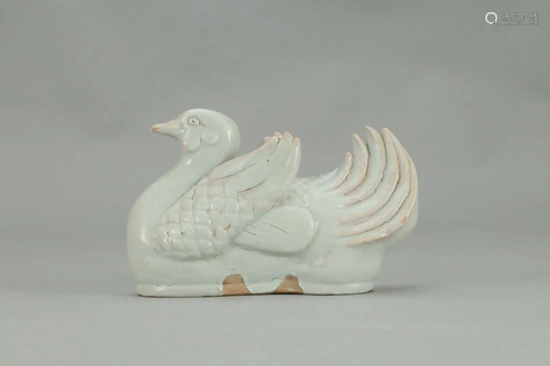 A WHITE-GLAZED PORCELAIN DUCK ORNAMENT