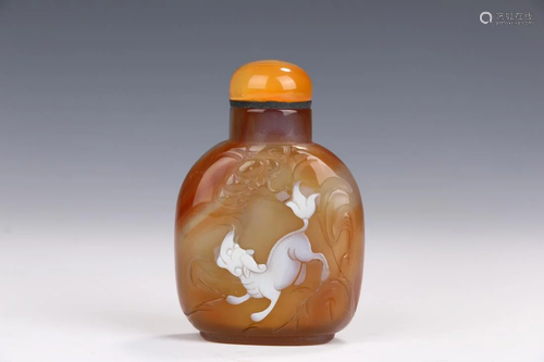 AGATE CARVING 'BEAST' SNUFF BOTTLE WITH …