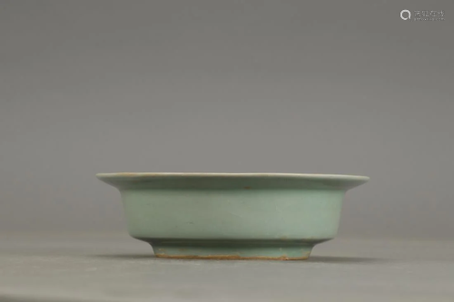 CELADON GLAZED PORCELAIN BRUSH WASHER