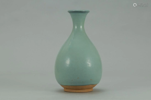 CELADON GLAZED PORCELAIN YUHUCHUN VASE