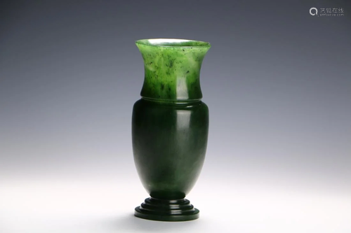 CHINESE JASPER JADE CARVING VASE