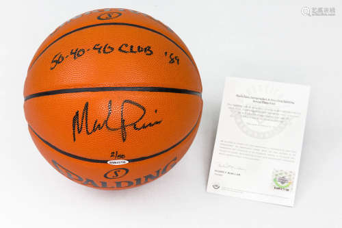 马克-普莱斯（Mark Price）UDA亲笔签名斯伯丁篮球（带铭文）