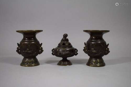 JAPAN, Meiji Period \nBronze set composed of two sm…