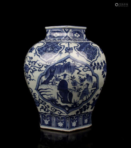 CHINESE BLUE WHITE PORCELAIN JAR