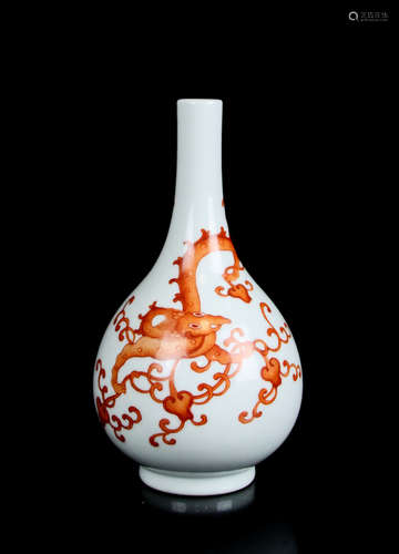 CHINESE IRON RED DRAGON PORCELAIN VASE