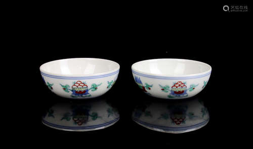 CHINESE WUCAI PORCELAIN BOWLS, PAIR