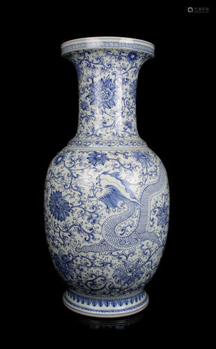 CHINESE BLUE WHITE DRAGON PHOENIX PORCELAIN VASE