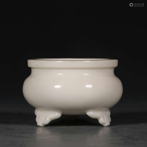 CHINESE BLANC DE CHINE PORCELAIN TRIPOD CENSER