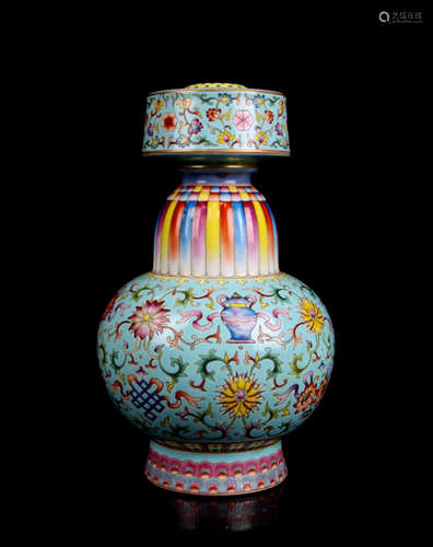 CHINESE FAMILLE ROSE PORCELAIN VASE