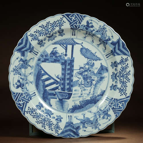 CHINESE BLUE WHITE PORCELAIN CHARGER, WARRIOR SCEN