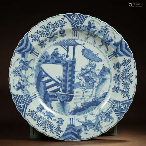 CHINESE BLUE WHITE PORCELAIN CHARGER, WARRIOR SCEN