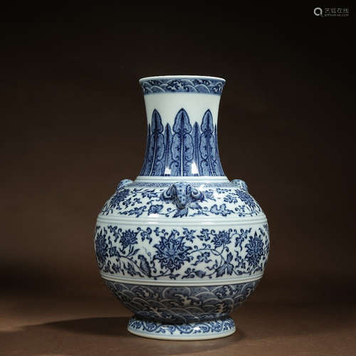 CHINESE BLUE WHITE FOLIAGE PORCELAIN VASE