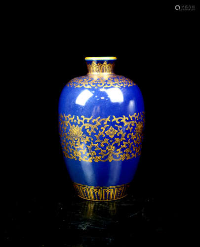 CHINESE GILT BLUE GLAZED PORCELAIN VASE