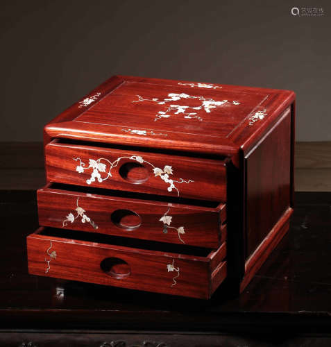 CHINESE ROSEWOOD JEWELRY BOX