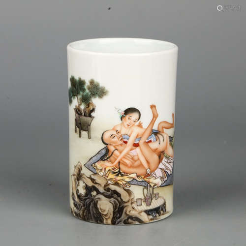 CHINESE FAMILLE ROSE PORCELAIN BRUSH POT